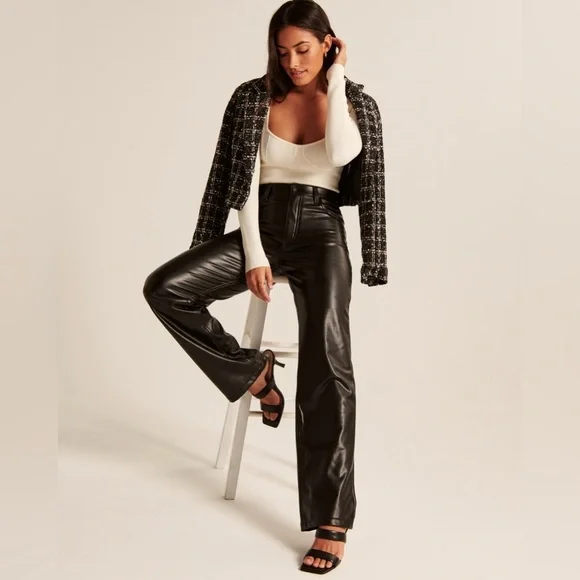 Curve Love Vegan Leather 90s Relaxed Pant - Picture 2 of 7